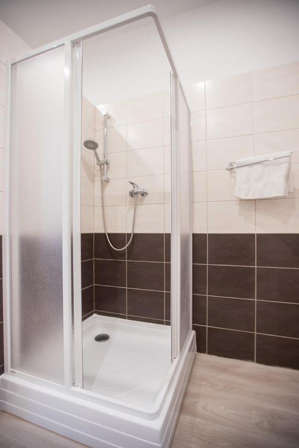 Family Apartment Ostrava Bagian luar foto
