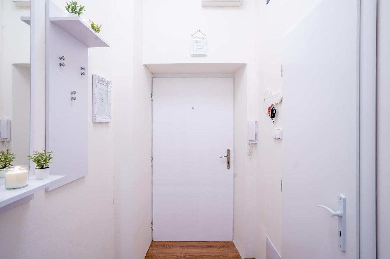 Family Apartment Ostrava Bagian luar foto