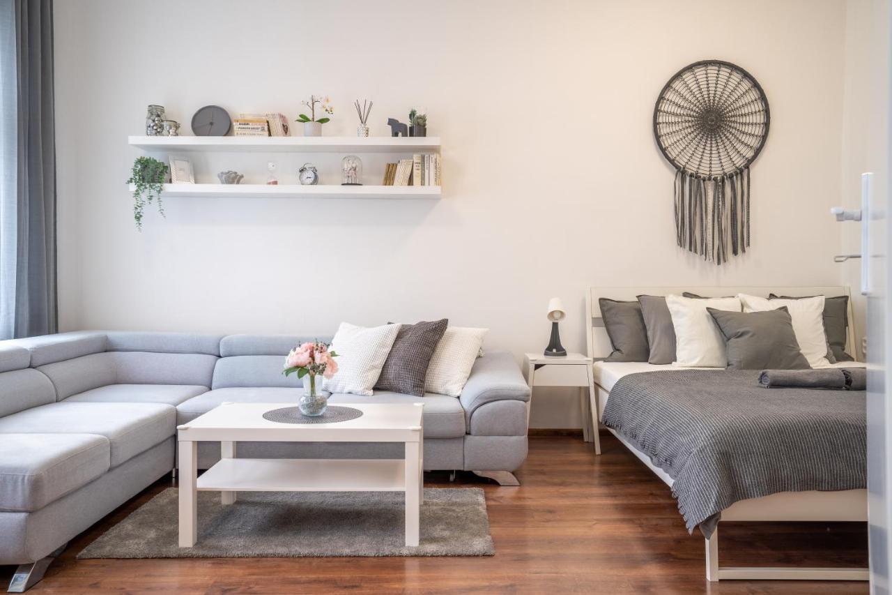 Family Apartment Ostrava Bagian luar foto