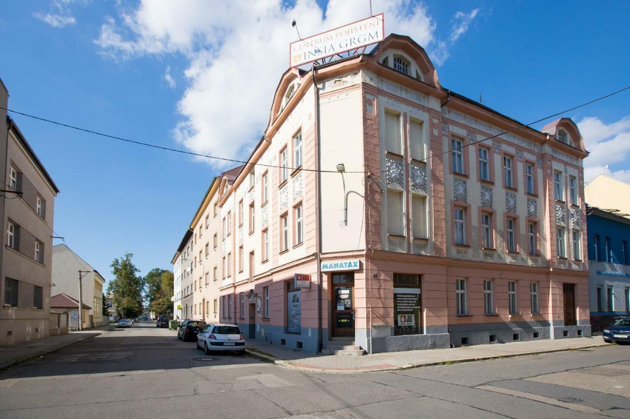 Family Apartment Ostrava Bagian luar foto