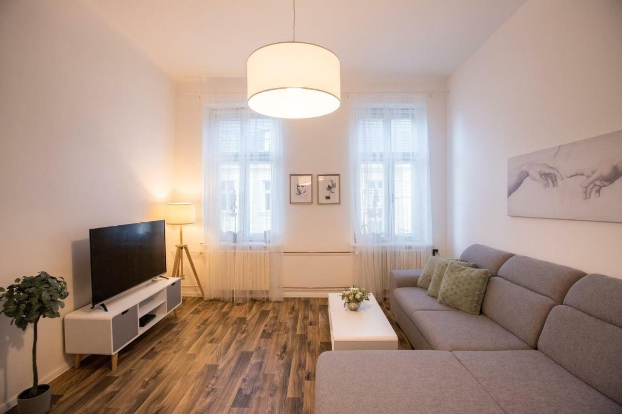 Family Apartment Ostrava Bagian luar foto